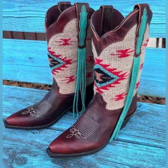 New Laredo Aztec Turquoise Fringe Boots - Picture 2 of 2